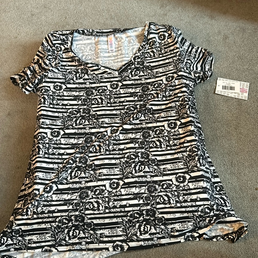 Black and white floral classic T